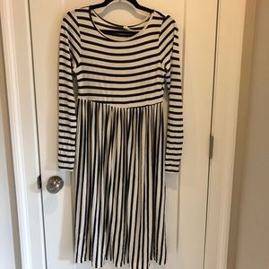 Pinkblush | long sleeved black and white dress